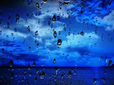 Με μπόρες και καταιγίδες κάνει ποδαρικό ...