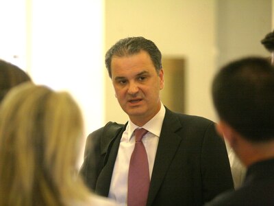 Καζάνι που βράζει το ΠΑΣΟΚ-Αποδοκιμάστηκ...