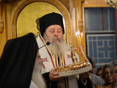 Πάτρα - φωτό: Η λειτουργία και η λιτανεία στον Αγιο Νεκτάριο