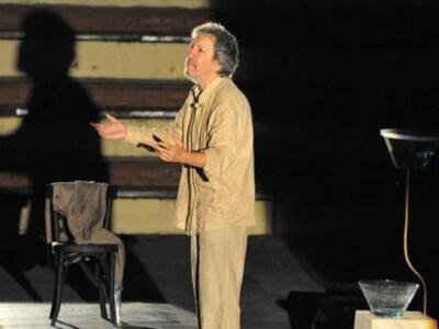 Σκηνή από την "Απολογία του Σωκράτη".