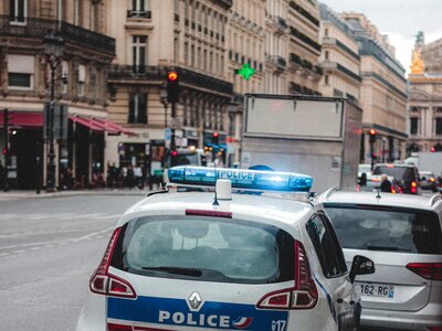 Επίθεση ενόπλου στο Παρίσι: Ο δράστης φώ...