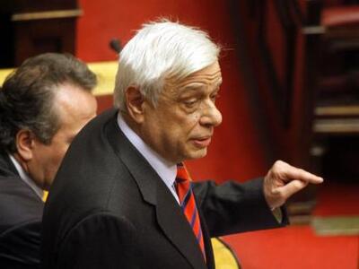 Παυλόπουλος: Απαράδεκτη η επίθεση Βενιζέ...