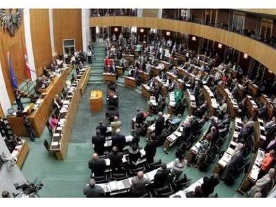 Αυστρία: Το 84% των πολιτών θέλει την Το...