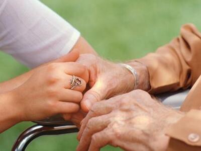 Αίγιο: Η συγκινητική ιστορία του παππού ...