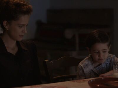 Άγριες Μέλισσες: Η επίσκεψη του Πέτρου σ...