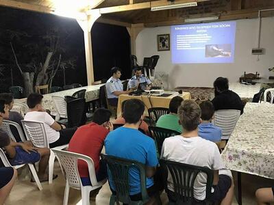 Πάτρα: Αστυνομικοί ενημέρωσαν μικρούς κα...