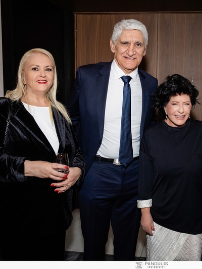 Ο Παναγιώτης Γιαννάκης με τη σύζυγό του ...