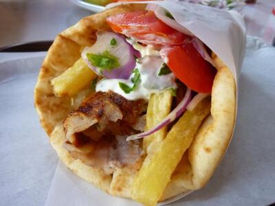 Πάτρα: Πίτα με γύρο 1,50, χωρίς… 1,80!!!...