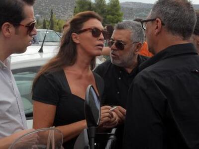 Συγκινητικά τα λόγια με τα οποία αποχαιρ...