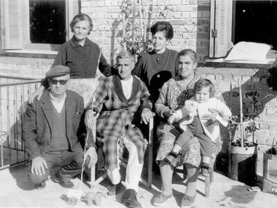 Ο Κίμωνας Παπάκος αδελφός του παππού του...