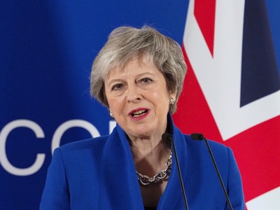 Η Τερέζα Μέι δεν θα πάει στο Νταβός για ...