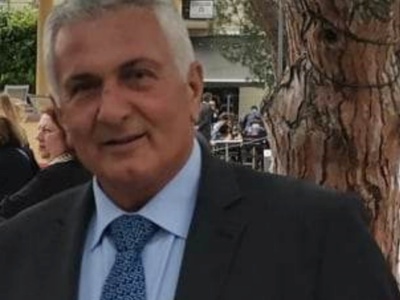  Ευχές Χριστουγέννων από τον πρώην βουλε...