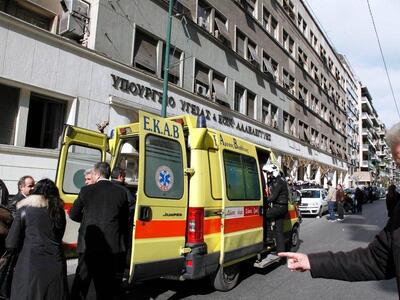 Έξω από το Υπουργείο Υγείας οι νοσοκομει...