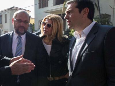 Προσφυγόπουλο στη Λέσβο ζητά ...χρήματα ...