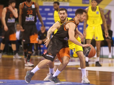 ΠΑΡΑΚΟΛΟΥΘΕΙΣΤΕ ζωντανά την αναμέτρηση τ...