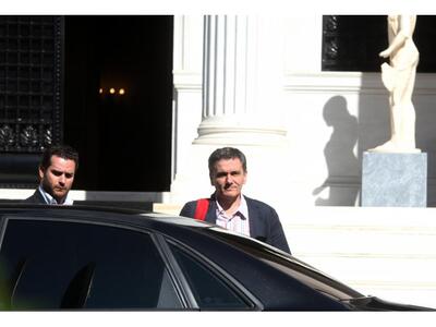 Ο Τσακαλώτος μας ζητά να επιστρέψουμε τα...