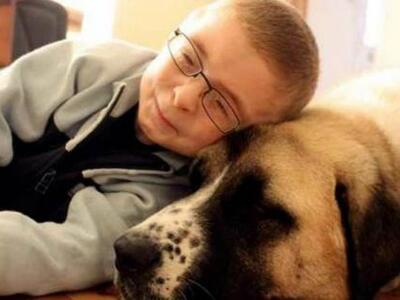 7χρονος με σπάνιο σύνδρομο ξεπέρασε τη φ...