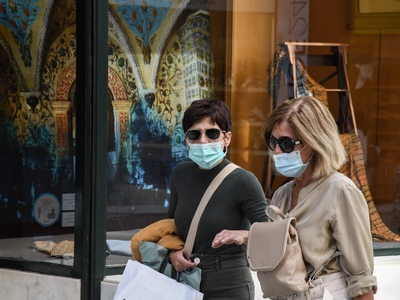 Κορωνοϊός: Αυξάνεται η αντοχή των υποπαρ...