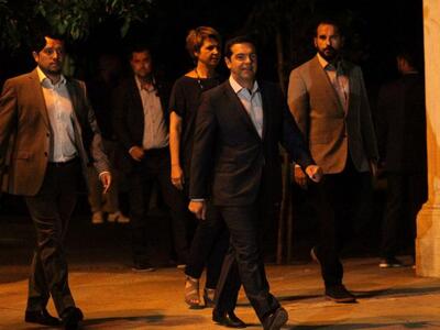 ΡΑΓΔΑΙΕΣ ΕΞΕΛΙΞΕΙΣ Ο Αλέξης Τσίπρας ανακ...