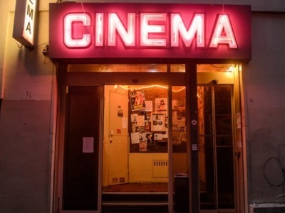 Δωρεάν ταινίες πορνό με ένα οικόπεδο