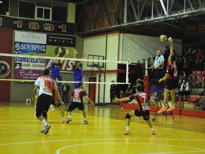 Στο Κουκούλι θα αναμετρηθούν (17.00) Ερμ...