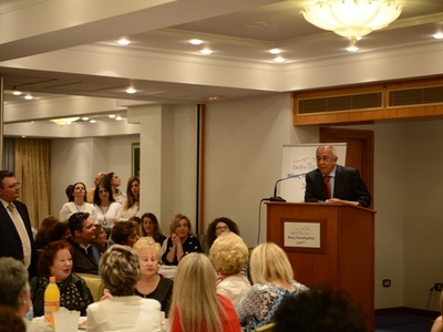 Συγκέντρωση γυναικών για τον Νίκο Παπαδημάτο