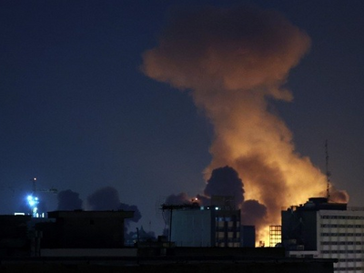 Τραμπ: Μετά τις γέφυρες στο Ιράν σειρά έ...