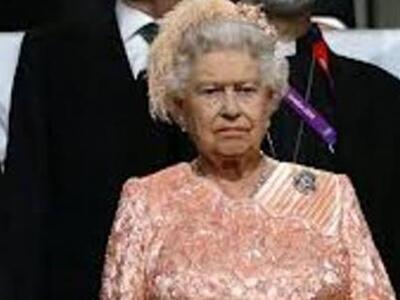 Εκτός εαυτού η Βασίλισσα Ελισάβετ : Μακρ...