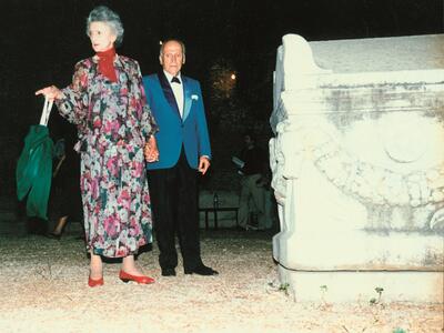 Ο Γιεχούντι Μενουχίν και η σύζυγός του, ...