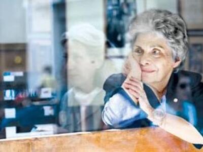 Η Τράπεζα της Ελλάδος τιμά την Κική Δημουλά 