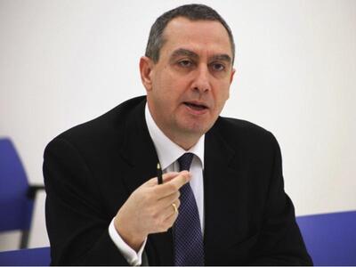 Ν.Δ.: Πρώτα η παραίτηση Παπανδρέου και μ...