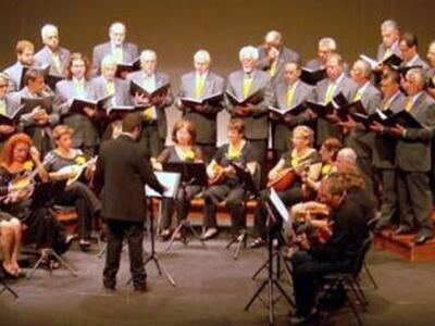 Κεφαλονίτικες καντάδες και μελωδίες απόψ...