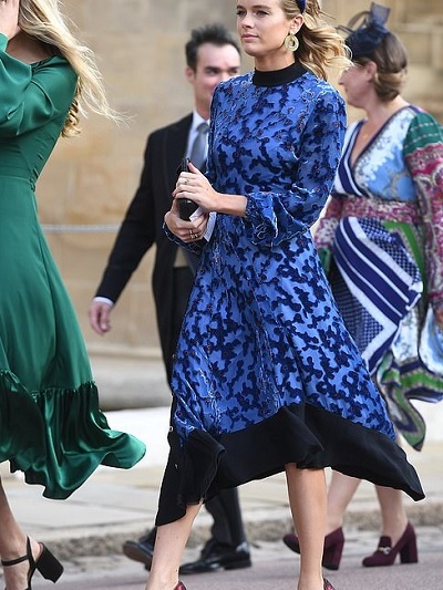 KΡΕΣΙΝΤΑ ΜΠΟΝΑΣ ΜΕ ΤΟRY  BURCH