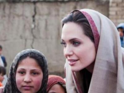 Στη Λέσβο για τους Πρόσφυγες σήμερα η Αν...