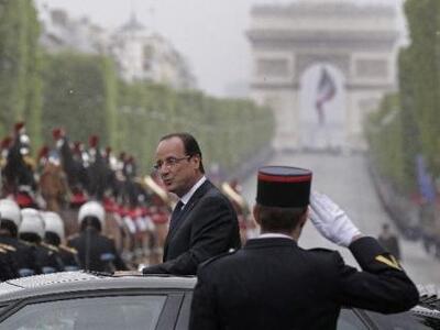 Η Γαλλία διώχνει τον Ολάντ!