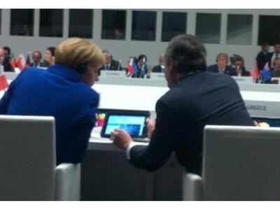 Ο Σαμαράς δείχνει στην Μέρκελ, το ψηφιδω...