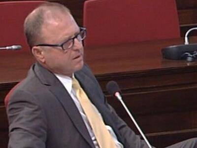 Ο Αλαφούζος καταθέτει αυτή την ώρα στην ...