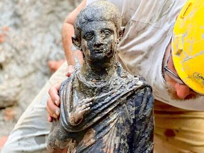Ιταλία: Στο φως 24 μπρούντζινα αγάλματα ...