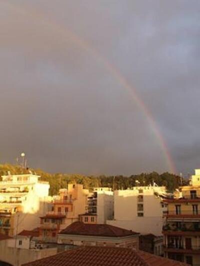 Αν γυρνούσες το βλέμμα σου γύρω γύρω στη...