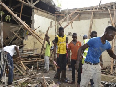 Νιγηρία: Εκατοντάδες άνθρωποι εγκατέλειψ...