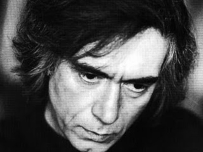 Ξαναδιαβάζοντας... συγγραφείς και κείμεν...