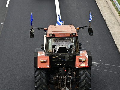 Δυτική Ελλάδα - Αγρότες: Συνεχίζουν με κ...