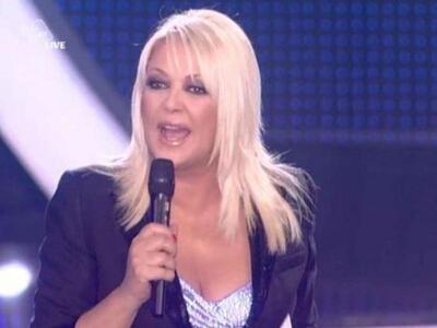 Με ποιον διασκέδασε η Ρούλα μέχρι πρωίας;