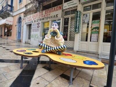 Πάτρα: «Καλλιτεχνικά καρναβαλικά παγκάκι...