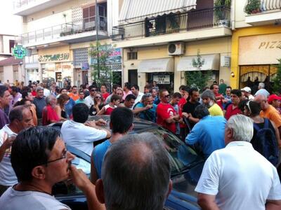 Βόλος: Δίωξη σε έναν οπαδό για ρίψη μολότοφ