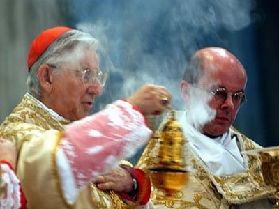 Γυναίκες ερωτευμένες με ιερείς ζητούν απ...