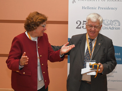  Τιμητική διάκριση στον Ομότιμο Καθηγητή...