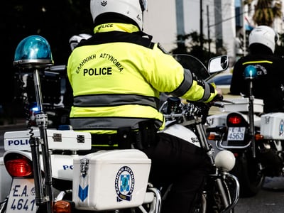 Δέκα συλλήψεις σε ειδική αστυνομική επιχ...