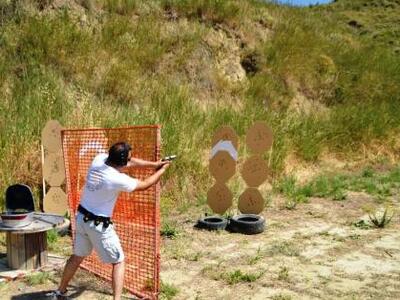 Αγώνες πρακτικής σκοποβολής IPSC δυο όπλ...