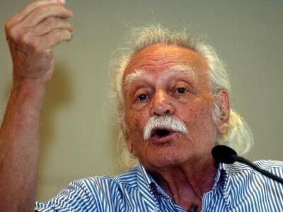 Χειρουργήθηκε σήμερα ο Μανώλης Γλέζος